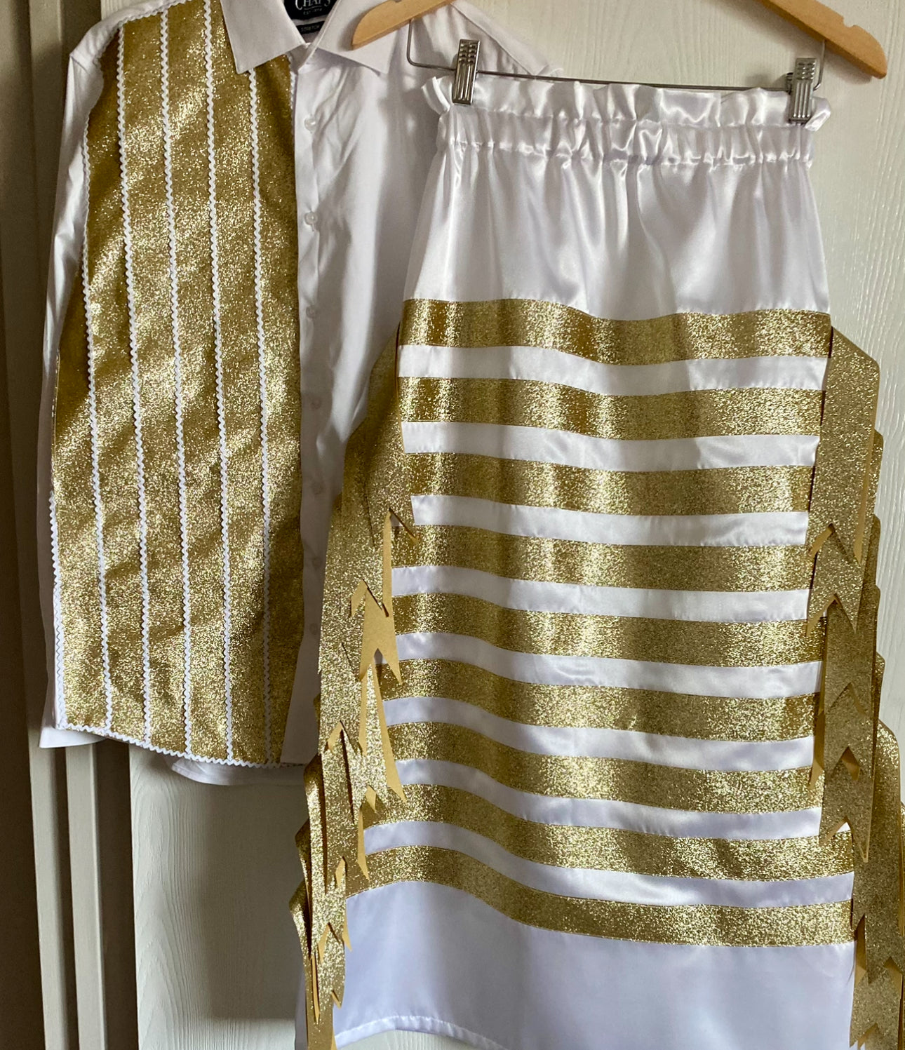 Golden glow